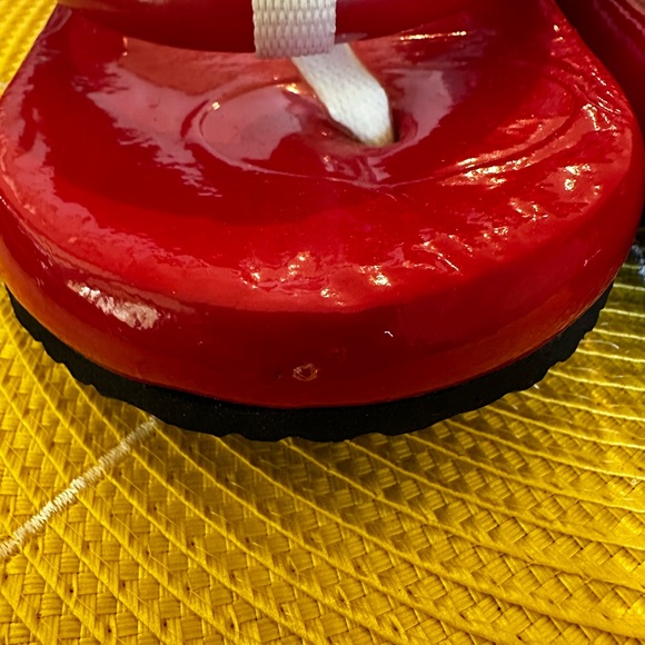 Red Floaties - Picture 4 of 7